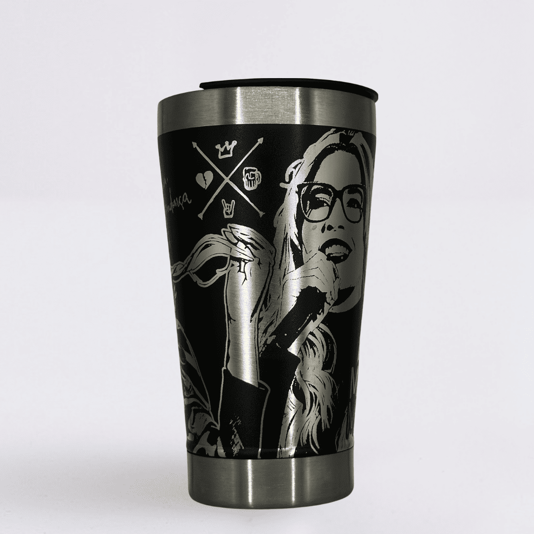 Marília Mendonça  – Copo Térmico Preto Personalizado 360° a Laser + Brinde